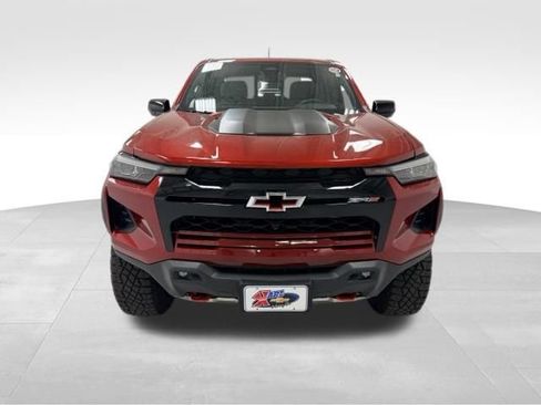 Certified 2025 Chevrolet Colorado ZR2 w/ Midnight Edition AWD/4WD image 6