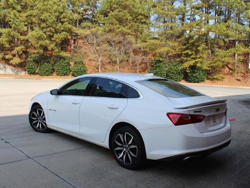 Used 2021 Chevrolet Malibu RS image 3