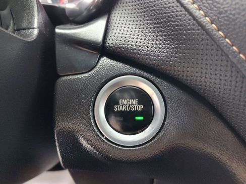 Used 2020 Chevrolet Equinox Premier image 30