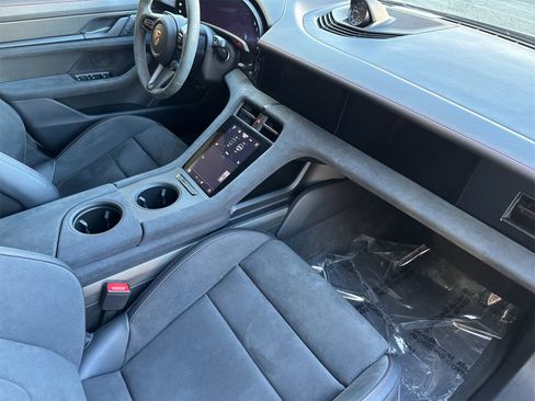 Used 2023 Porsche Taycan GTS image 17