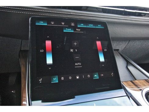 New 2026 Cadillac Escalade ESV Platinum Sport w/ LPO, ONYX Package image 20