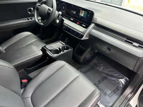 Used 2025 Hyundai Ioniq 5 SEL RWD image 16