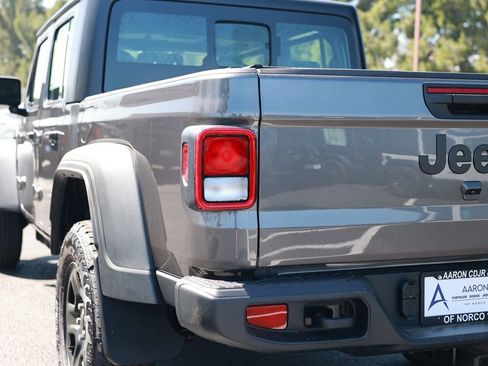 New 2026 Jeep Gladiator Sport AWD/4WD image 10