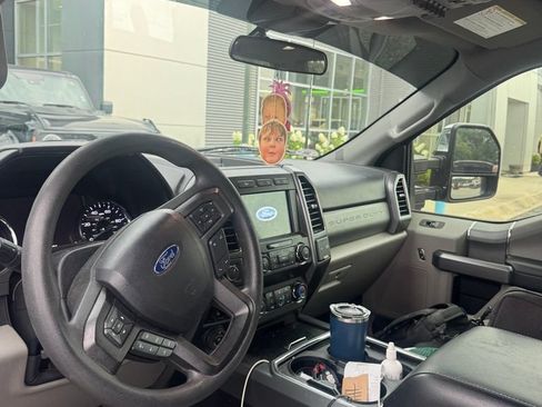 Used 2021 Ford F250 XLT w/ XLT Premium Package AWD/4WD image 9