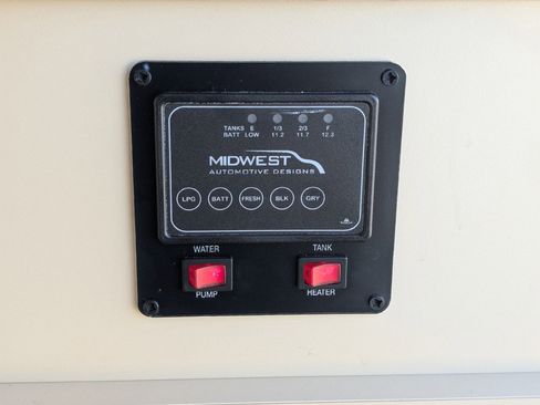 Used 2019 Mercedes-Benz Sprinter 170 Cargo image 31