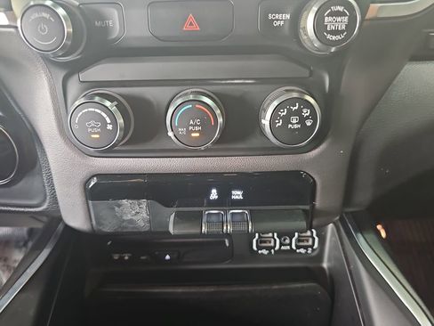Used 2019 RAM 1500 Big Horn RWD image 20