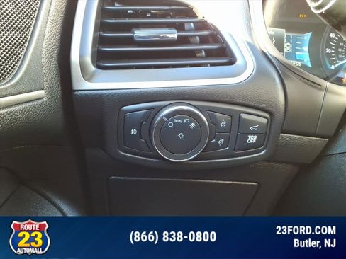 Used 2022 Ford Edge SEL w/ Convenience Package image 16