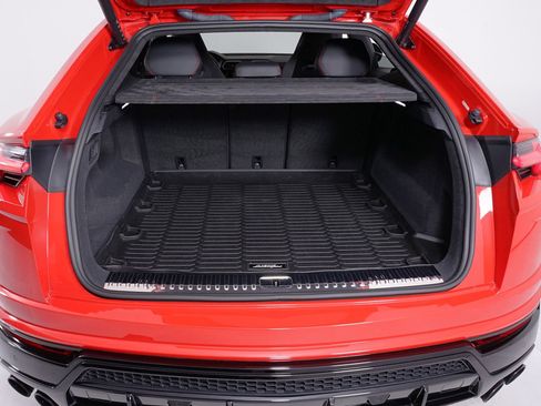 Used 2022 Lamborghini Urus AWD/4WD image 19