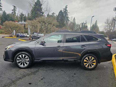 Used 2023 Subaru Outback Limited image 4