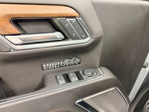 Certified 2023 Chevrolet Silverado 1500 High Country AWD/4WD image 23