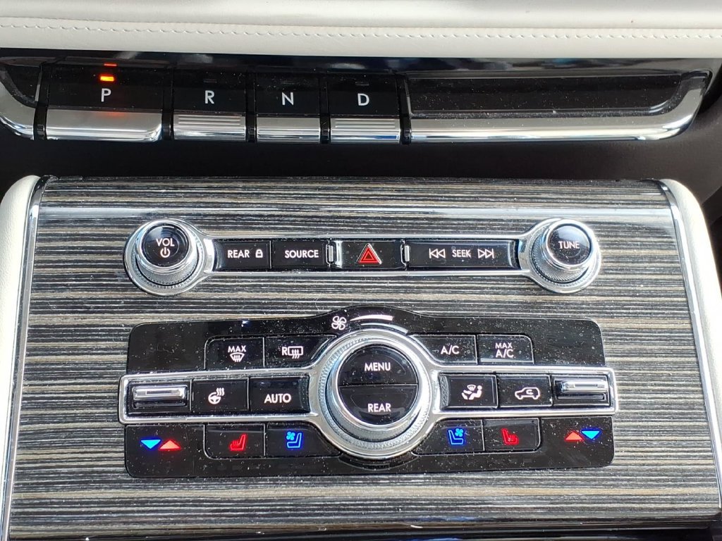 Used 2024 Lincoln Aviator Black Label AWD/4WD image 21