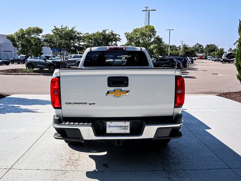 Used 2019 Chevrolet Colorado W/T w/ WT Convenience Package RWD image 9