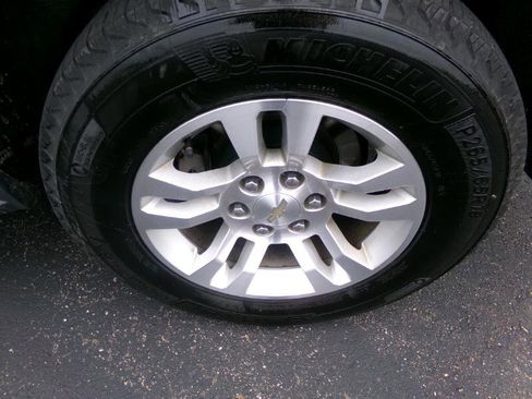 Used 2018 Chevrolet Suburban LT image 10