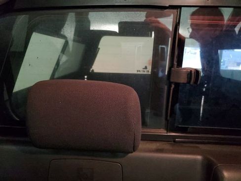 Used 2016 Nissan Frontier SV AWD/4WD image 22