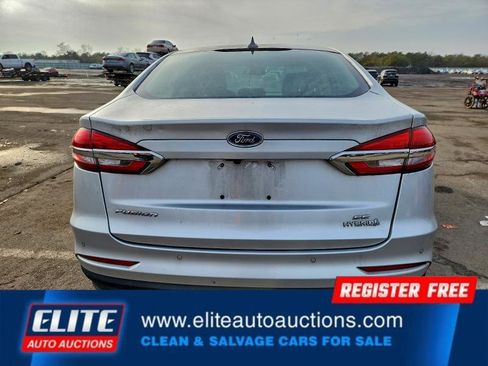 Used 2019 Ford Fusion SE image 11