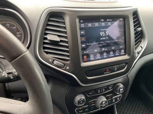 Used 2022 Jeep Cherokee Trailhawk AWD/4WD image 23