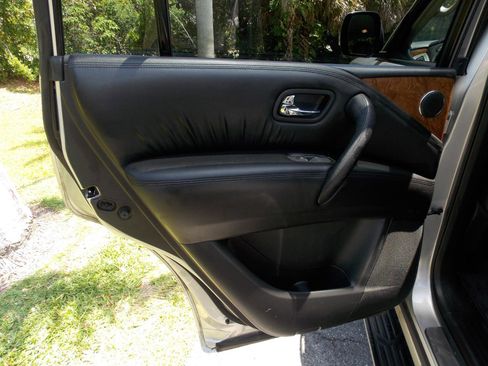 Used 2021 Nissan Armada SL w/ Captain's Chairs Package AWD/4WD image 21