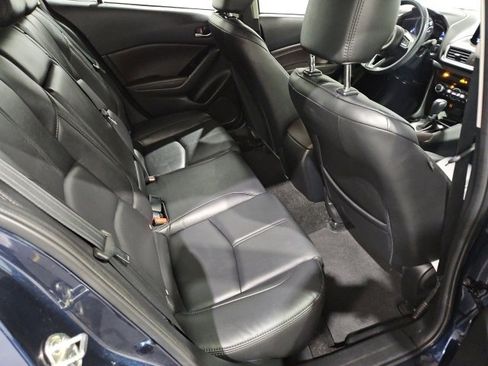 Used 2018 MAZDA MAZDA3 Touring image 10