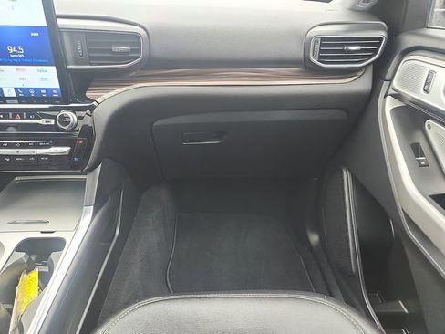 Certified 2023 Ford Explorer Limited w/ Limited Technology Package image 10