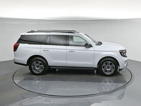 Used 2025 Ford Expedition Active RWD image 41