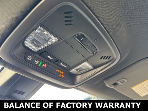 Used 2023 Chevrolet Traverse LT image 33