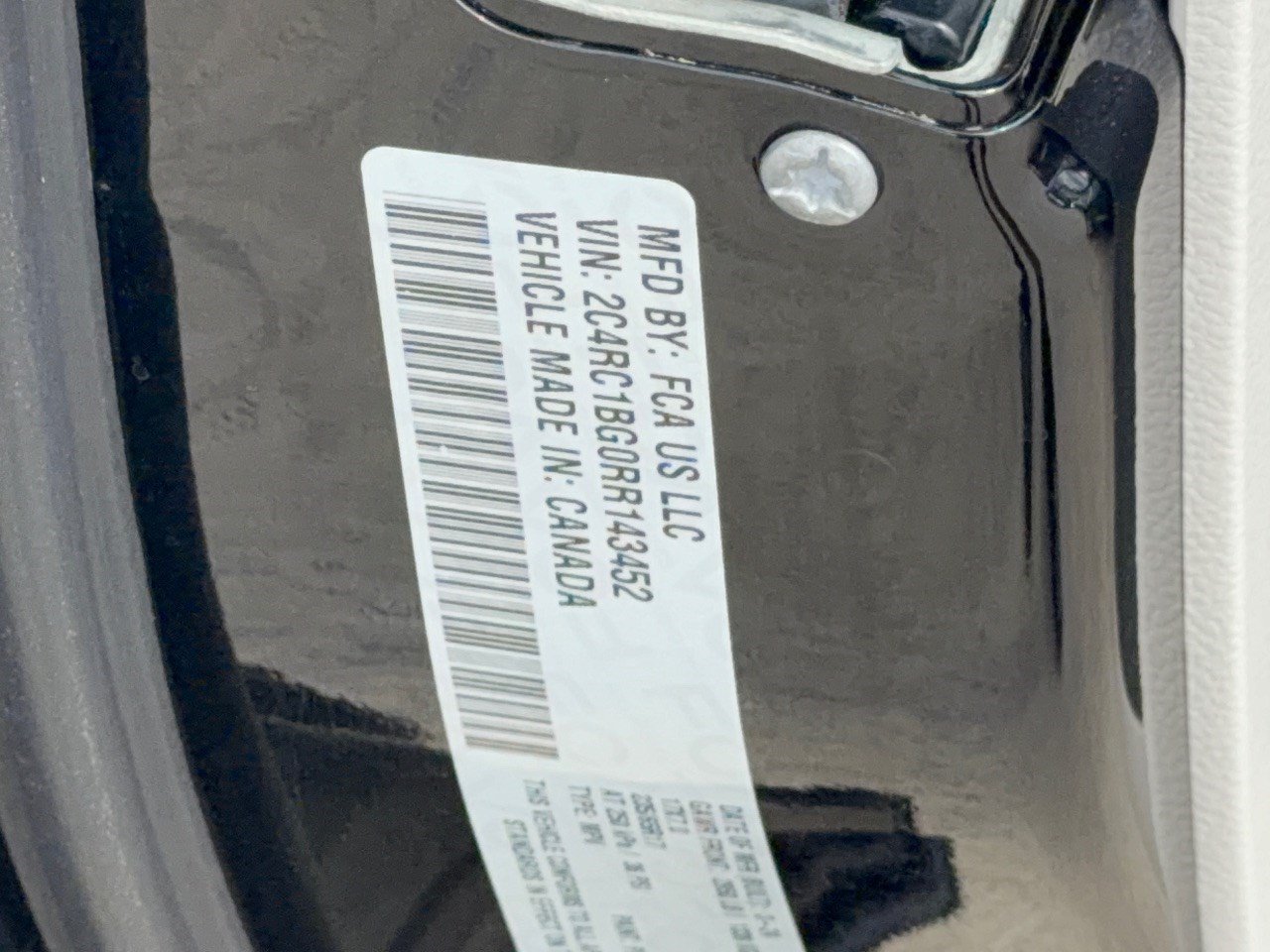 Used 2024 Chrysler Pacifica Touring-L FWD image 31