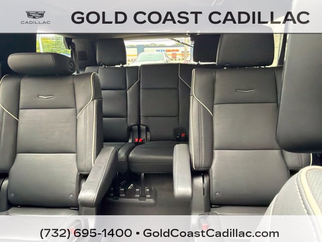 Used 2024 Cadillac Escalade Premium Luxury AWD/4WD image 26