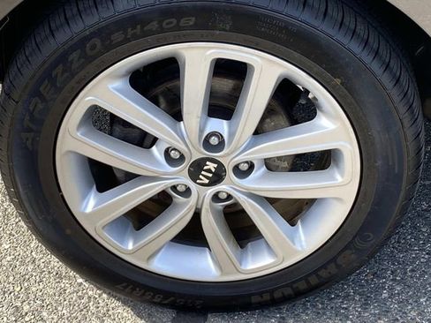 Used 2018 Kia Soul + FWD image 25