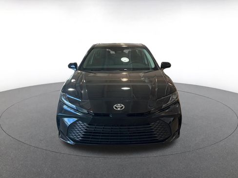 Used 2025 Toyota Camry LE image 4