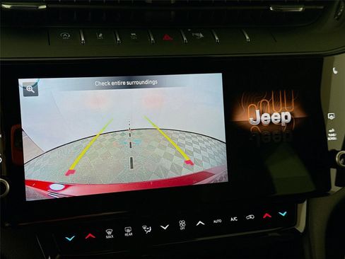New 2026 Jeep Grand Cherokee Limited w/ Trailer Tow Package AWD/4WD image 9