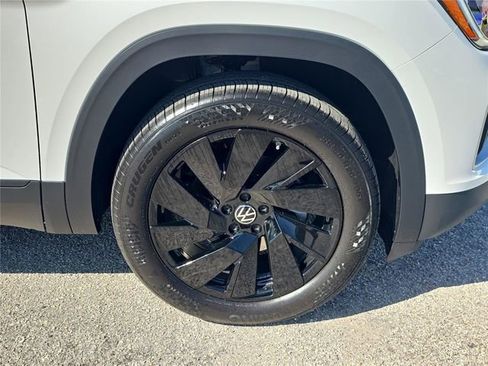 New 2026 Volkswagen Atlas SE FWD image 9