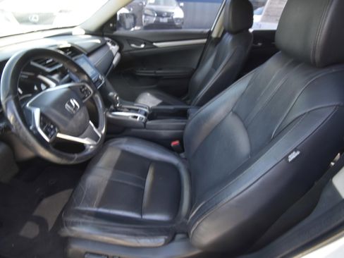 Used 2017 Honda Civic Touring image 9