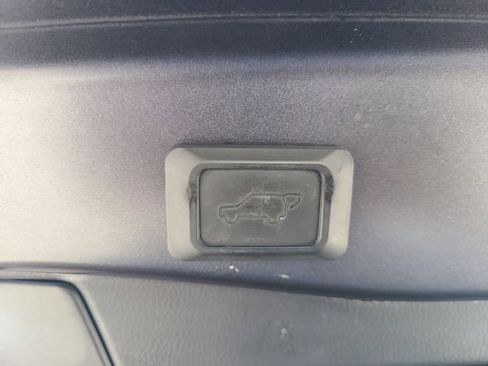 Used 2021 Toyota RAV4 XLE w/ Convenience Package image 13