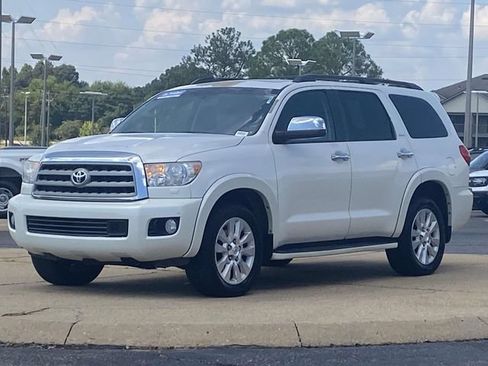 Used 2014 Toyota Sequoia Platinum RWD image 6