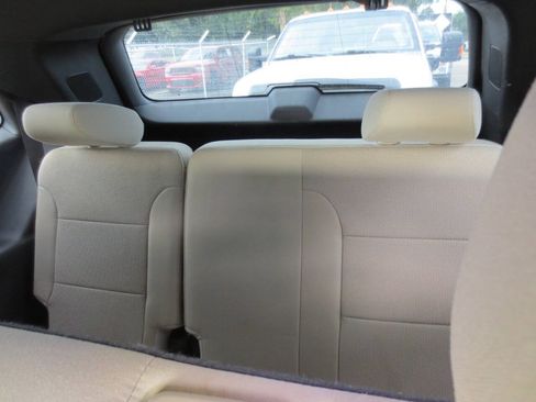 Used 2023 Chevrolet Traverse LS FWD image 9