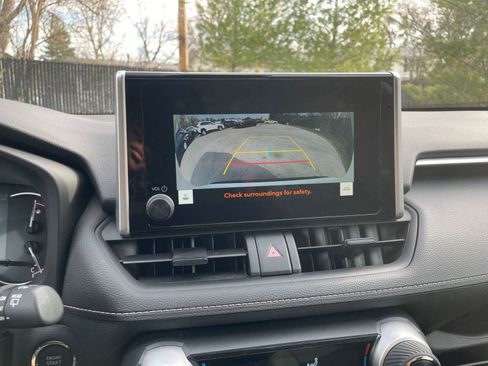 Used 2025 Toyota RAV4 XLE image 17