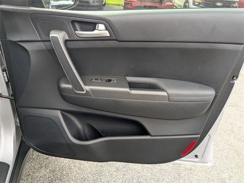 Used 2020 Kia Sportage LX image 34