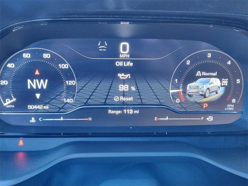 Used 2024 GMC Yukon XL Denali w/ Advanced Technology Package image 10