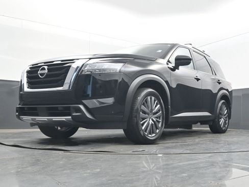 Used 2025 Nissan Pathfinder SL w/ SL Premium Package image 22