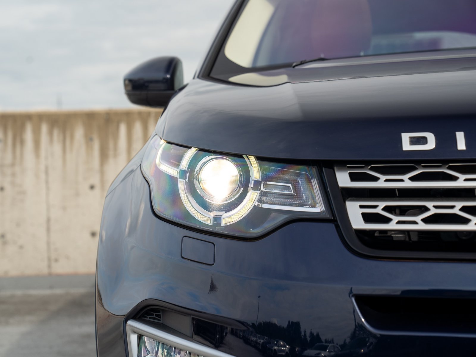 Used 2019 Land Rover Discovery Sport HSE Luxury AWD/4WD image 9