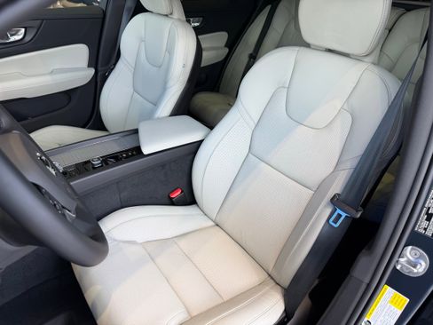 New 2026 Volvo V60 B5 Cross Country Ultra w/ Protection Package Premier image 14