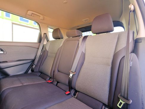 Used 2023 Nissan Rogue SV image 14