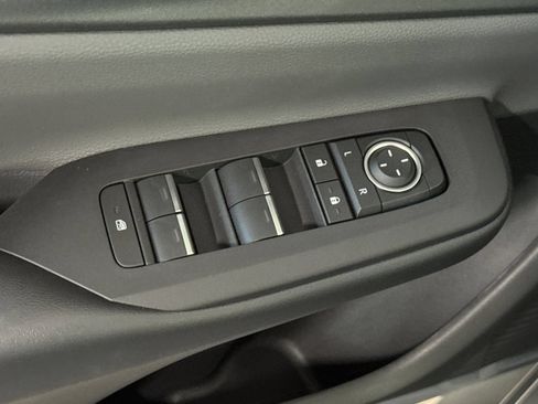 New 2027 Toyota Prius XLE FWD image 12