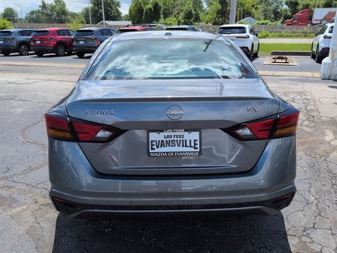 Used 2024 Nissan Altima 2.5 SV FWD image 6