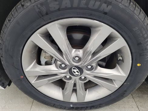 Used 2018 Hyundai Elantra SEL image 31