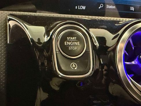 Used 2023 Mercedes-Benz CLA 250 4MATIC image 31