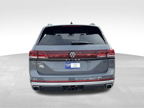New 2026 Volkswagen Atlas Peak Edition AWD/4WD image 4