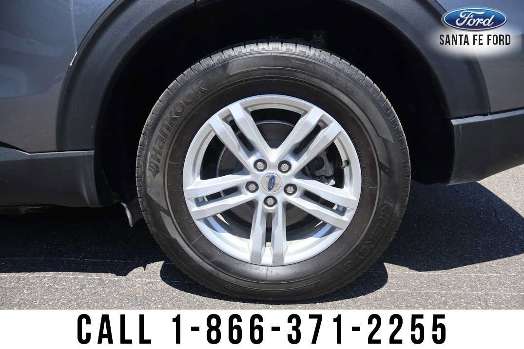 Used 2024 Ford Explorer XLT w/ Equipment Group 202A AWD/4WD image 9