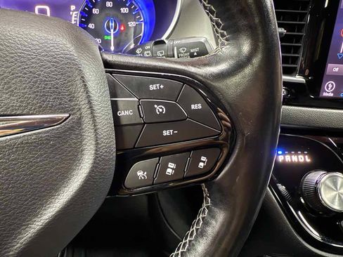 Used 2019 Chrysler Pacifica Touring-L Plus w/ Advanced Safetytec Group FWD image 14