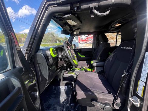 Used 2014 Jeep Wrangler Unlimited Rubicon w/ Connectivity Group image 16